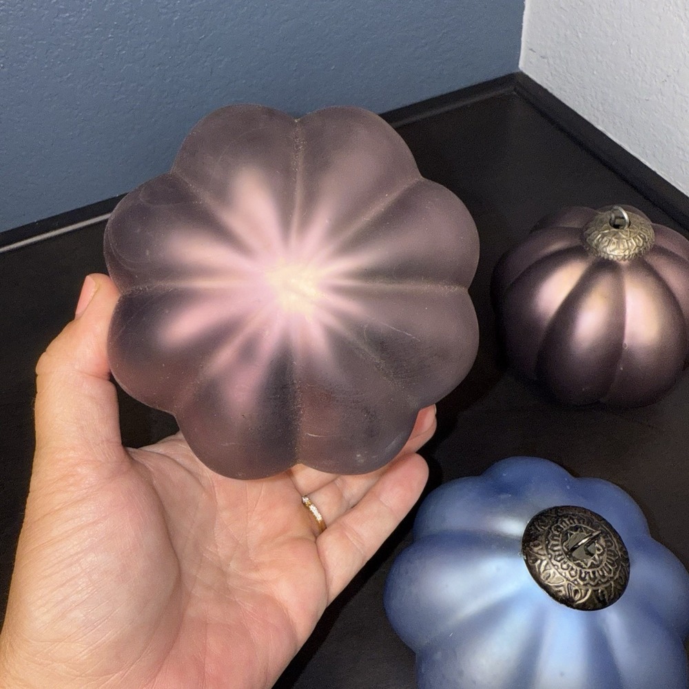 Lot 3 Vtg large Glass Christmas‎ Ornaments Ribbed Pumpkin Shape rose & Blue - Picture 10 of 16